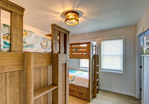 On Special - Semi-Soundfront w/ a View, Pool, Hot Tub, Game Rm, Dog-Friendly, Cm