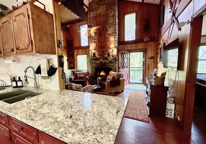 Outdoor Movie Theater/Storybook Chalet Beech Mtn/Vibrant Autumn Colors/Hot Tub
