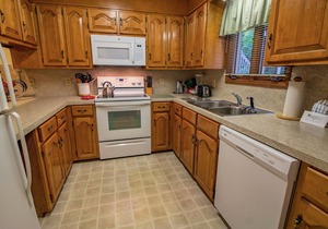Peaceful 2B Condo - Clubhouse Access!