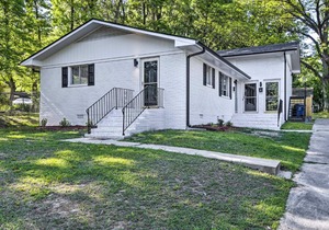 Pet-Friendly Durham Home about 3 Mi to Downtown!