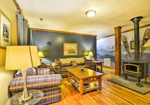Pet-Friendly Vacation Rental - 15 Mi to Asheville!