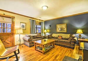 Pet-Friendly Vacation Rental - 15 Mi to Asheville!