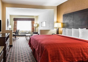 Quality Suites Convention Center - Hickory