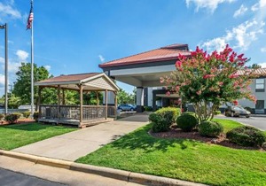 Red Roof PLUS Henderson