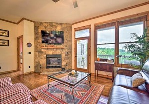 Renovated Burnsville Condo in Gated Community