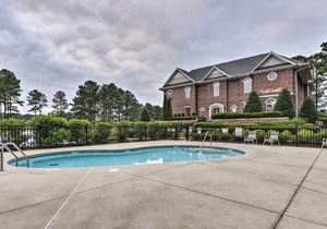 Resort-Style Condo on Golf Course with Pool Access