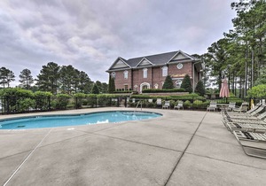 Resort-Style Condo/Suite on Golf Course w/ Pool!