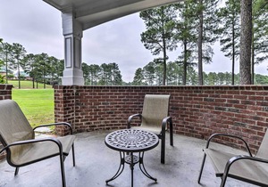 Resort-Style Condo/Suite on Golf Course w/ Pool!