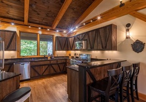 Rustic Cedar Rock Townhome at Eagles Nest - Front of the mountain, hot tub, firepit, pool table!