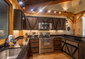 Rustic Cedar Rock Townhome at Eagles Nest - Front of the mountain, hot tub, firepit, pool table!