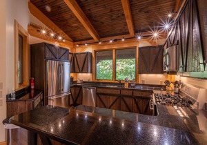 Rustic Cedar Rock Townhome at Eagles Nest - Front of the mountain, hot tub, firepit, pool table!