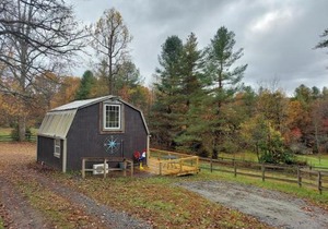 Rustic Hendersonville Farm Studio with Private Deck