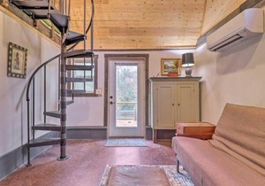 Rustic Hendersonville Farm Studio with Private Deck