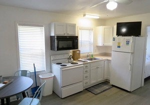 Saltaire Cottages 5: 2BR Steps to Private Beach Access Screen Porch Pool