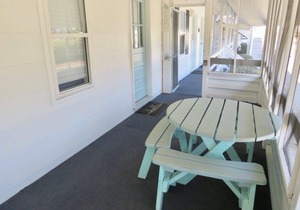 Saltaire Cottages 5: 2BR Steps to Private Beach Access Screen Porch Pool