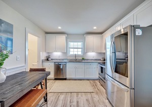 Saltwater Suites, 104 Queen Pet Friendly 1st Floor