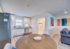 Saltwater Suites, 106 Queen 1st Floor