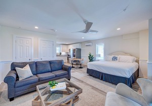 Saltwater Suites, 301 King 3rd Floor