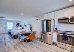 Saltwater Suites, 302 Queen 3rd Floor