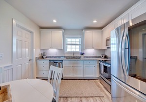 Saltwater Suites Adjacent 1st Floor (107, 108)