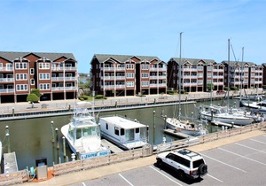 SBC704 - Shallowbag Bay Club 704