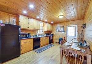 Secluded Lenoir Cabin 4 Mi to Dtwn Blowing Rock