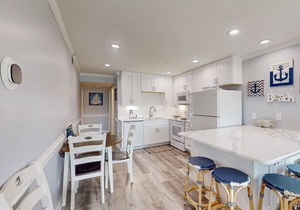 Second-Floor, Ocean View Condo with WiFi & Shared Pools/Hot Tub/Putt-Putt
