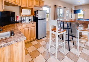 Soundside Dog Friendly w/Private Pool, Hot Tub, Elevator, Community Boat Ramp