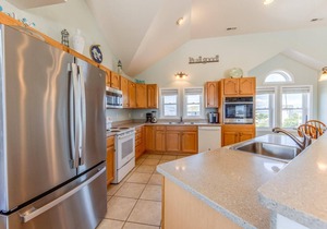 Soundview Dog Friendly w/Pool, Hot Tub, Cargo Lift, Boat and Windsports Access