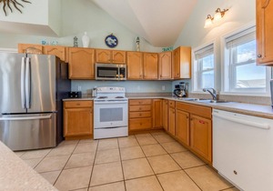 Soundview Dog Friendly w/Pool, Hot Tub, Cargo Lift, Boat and Windsports Access