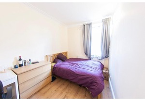 Spacious & Quiet 4BR Flat for 8 in Hampstead