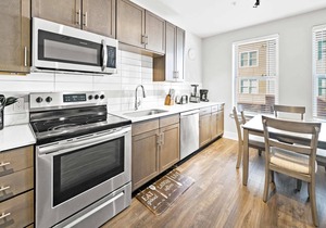 StaysByWalker 1BR - 2 Miles To Uptown! Gym/Parking