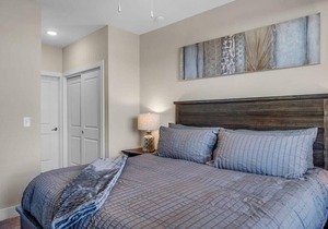 StaysByWalker 2BR - 2 Miles To Uptown! Gym/Parking