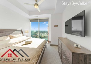 StaysByWalker 3BR Lux Uptown | Spa/Gym/KingBed