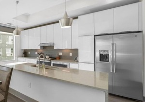 StaysByWalker 3BR - Spa/Gym/KingBed/Parking