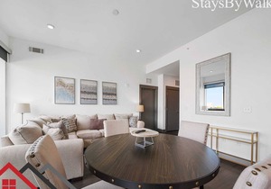 StaysByWalker Uptown 2BR|Spa/Gym/KingBed/Parking