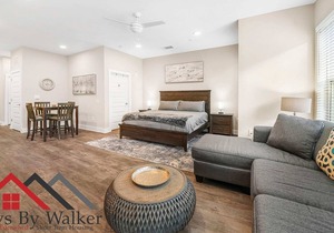 StaysByWalker Uptown Studio! KingBed/Gym/Pool/Spa