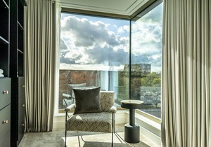 Stunning 3 bedroom apartment with 2 parking spaces