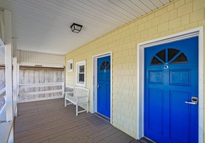 "Sunseeker Inn" suite 5