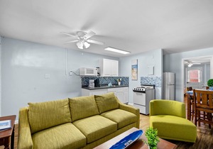 "Sunseeker Inn" suite 5