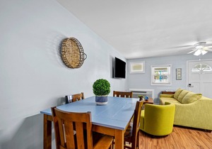 "Sunseeker Inn" suite 5