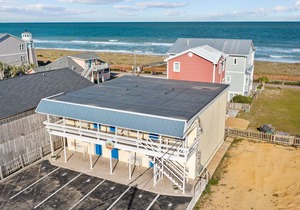 "Sunseeker Inn" suite 6