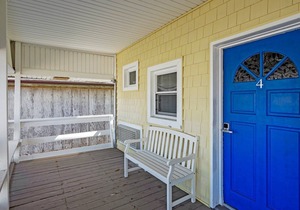 "Sunseeker Inn" suite 4