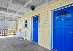 "Sunseeker Inn" suite 2