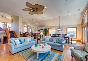 Sunset Serenade - Luxurious 8 Bedroom SoundFront Home in Salvo
