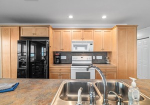 Swansboro's "Seaside Bliss" Apartment! ★Epic Sunsets★Walk Everywhere! ★Dock