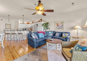 T's Retreat: Semi-oceanfront, third floor condo, two beach accesses close by.