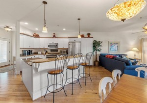 T's Retreat: Semi-oceanfront, third floor condo, two beach accesses close by.