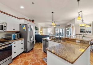 T's Retreat: Semi-oceanfront, third floor condo, two beach accesses close by.