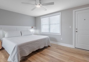 The Beach House at Oak Island 102: 1BR Apartment King + QSS